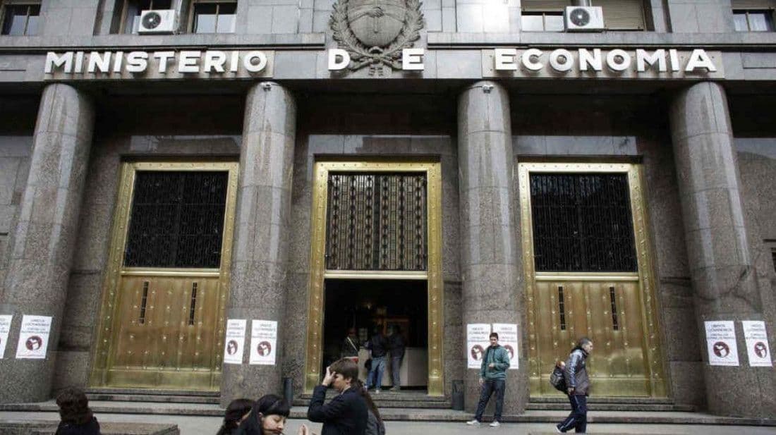 Economía extiende vencimientos de letras vinculadas al dólar para mitigar incertidumbre financiera