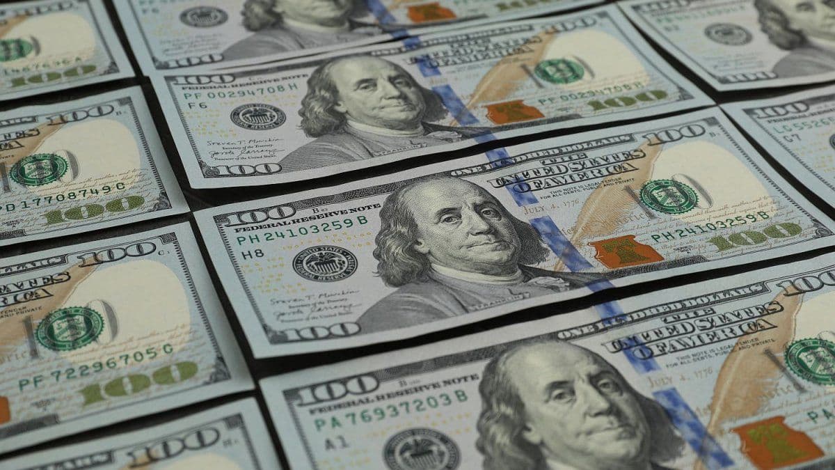 Featured image for: El dólar mayorista mantiene el impulso alcista y ya sube más de $30 en lo que va de la semana