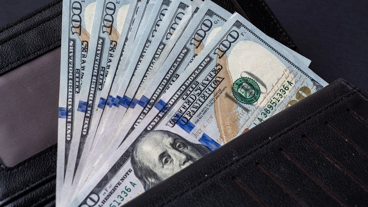 Featured image for: El dólar oficial se encamina a cerrar una nueva semana por debajo de los $1.400 y consolida la pax cambiaria