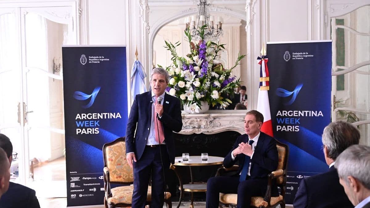 Caputo: la economía crece a ritmo bajo, no hay recesión
