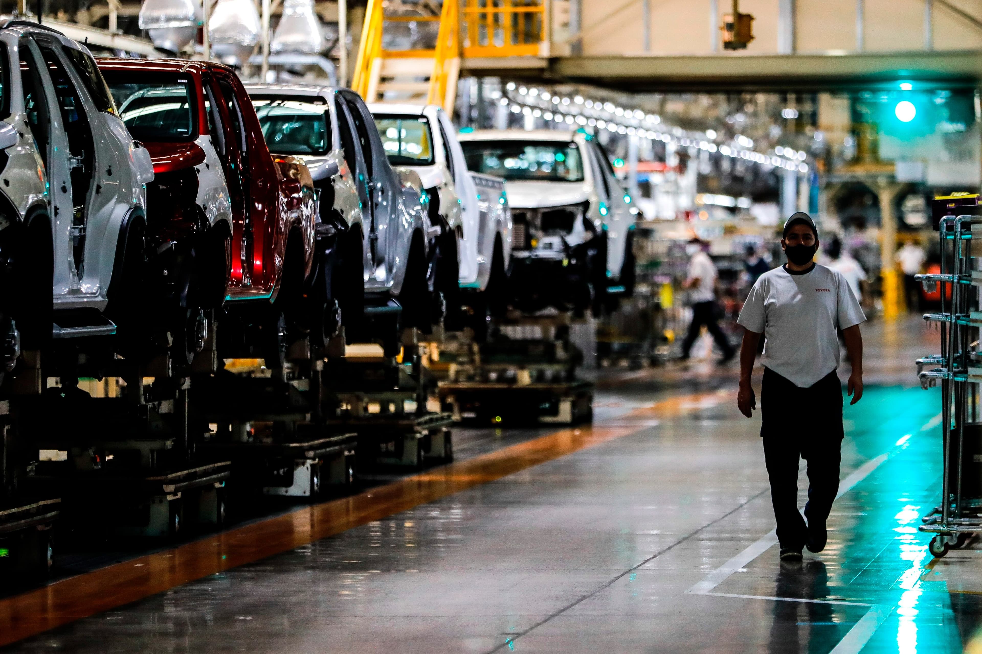 Recesión técnica: actividad cayó 2,9% en julio y privados dudan del rebote