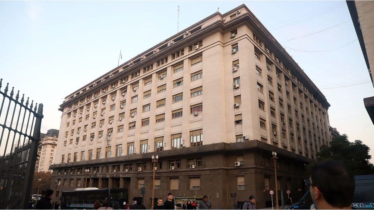 Tesoro renueva $8,6 billones sin bonos post-electorales