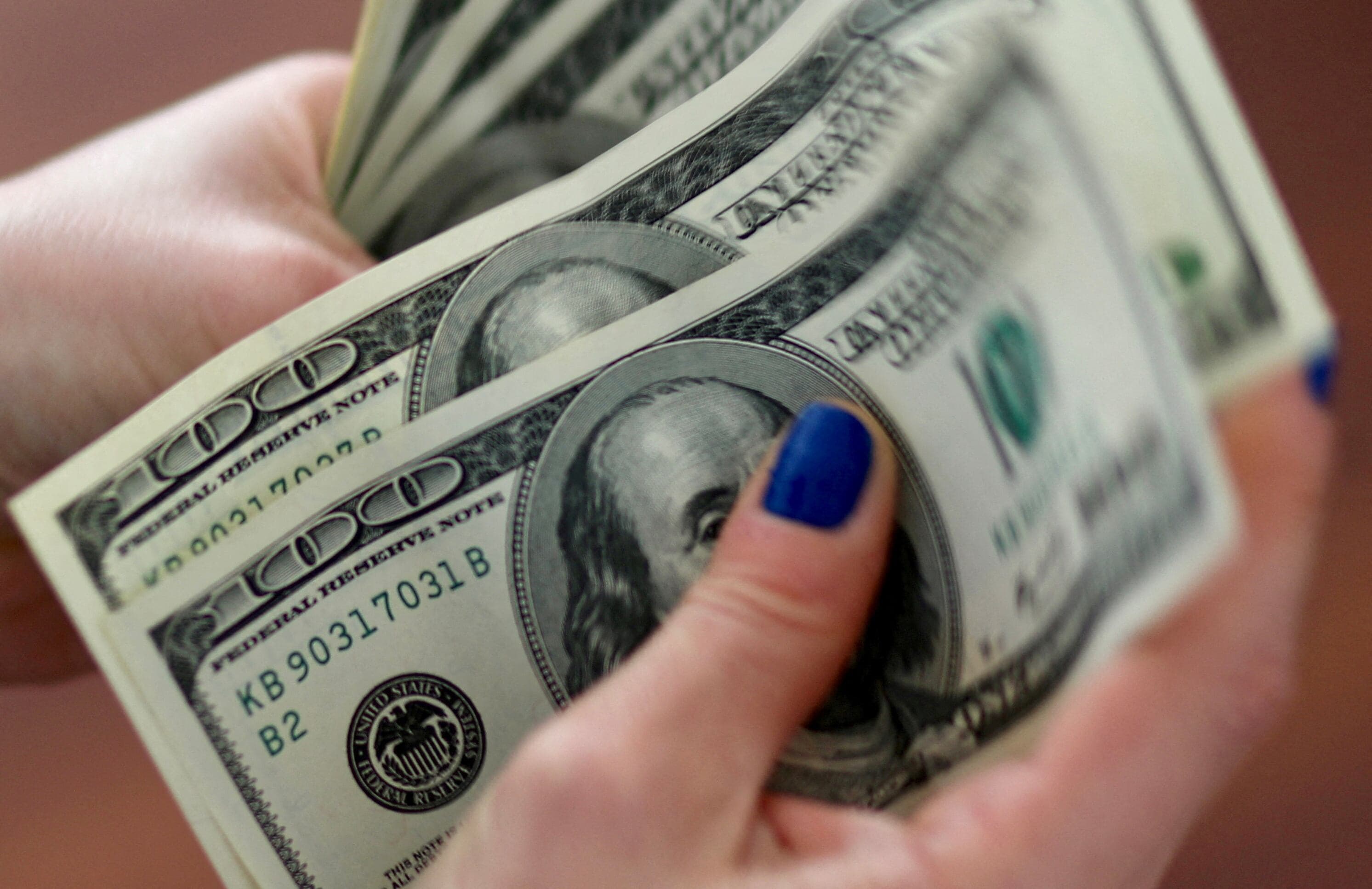 Dólar mayorista cerró a $1.487,50: mínimo de agosto