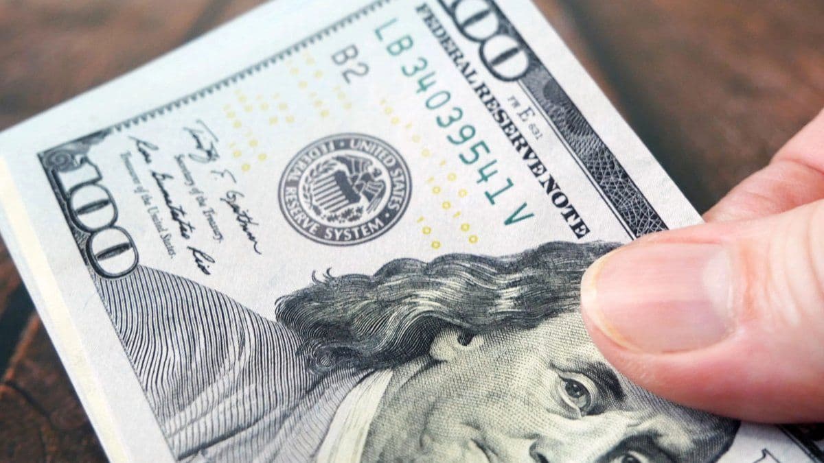 Dólar mayorista: se sostiene bajo $1.500 con intervención oficial