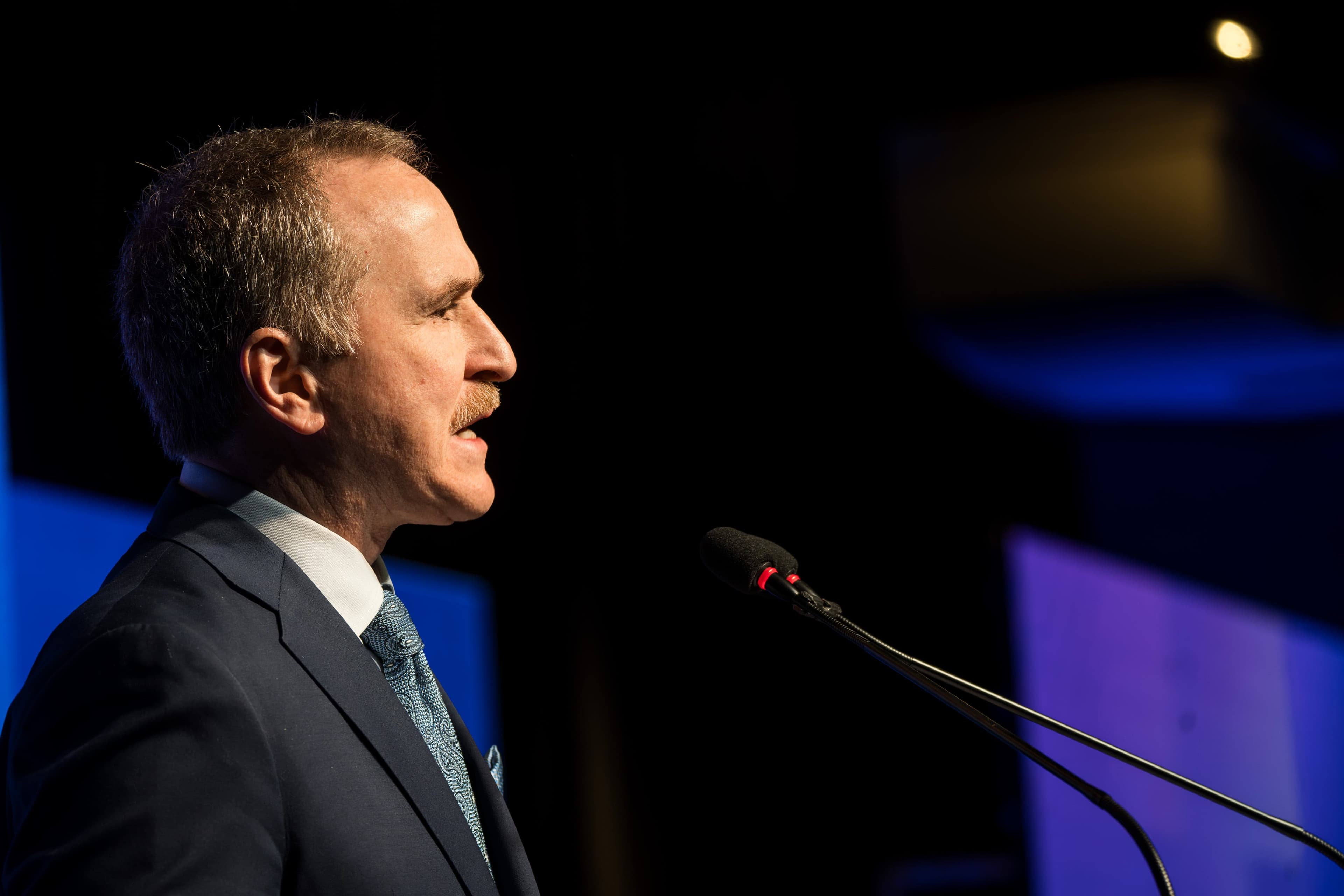 Embajador de EEUU pide excluir a Huawei de proyectos energéticos argentinos