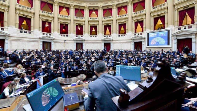 DNU de Milei: Gobierno analiza 3 estrategias para bloquear votación de oposición