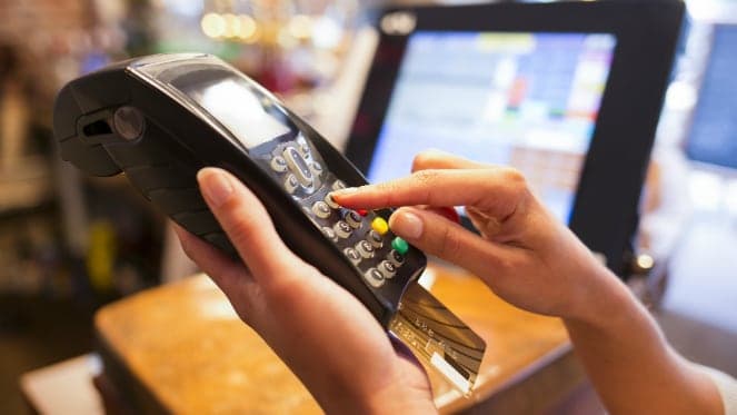 Ventas minoristas cayeron 3,8% en julio tras agotarse estímulos de junio