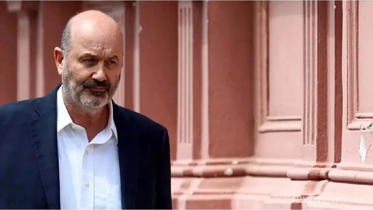 Sturzenegger busca reactivar su agenda de desregulación tras derrotas legislativas