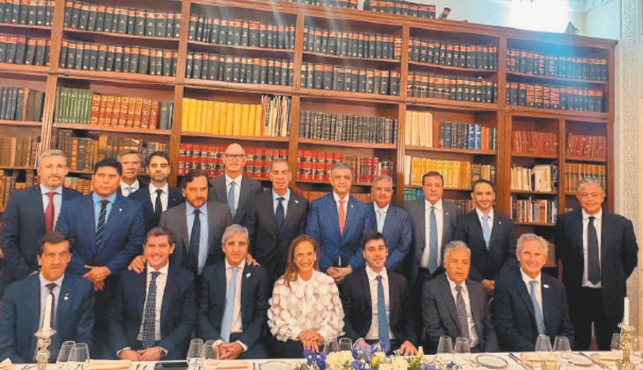 Milei en París: discurso ante empresarios y reunión con Macron