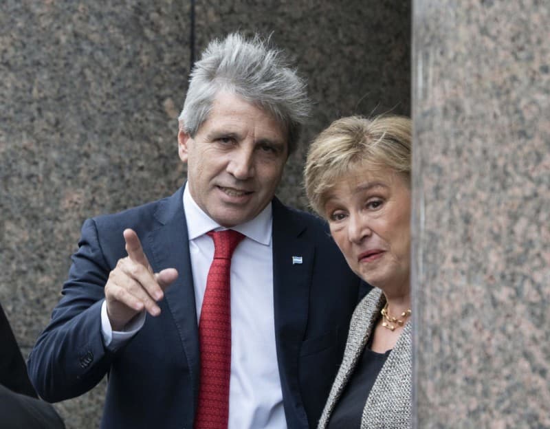 IVA en caída: FMI alerta a Caputo sobre debilidad fiscal
