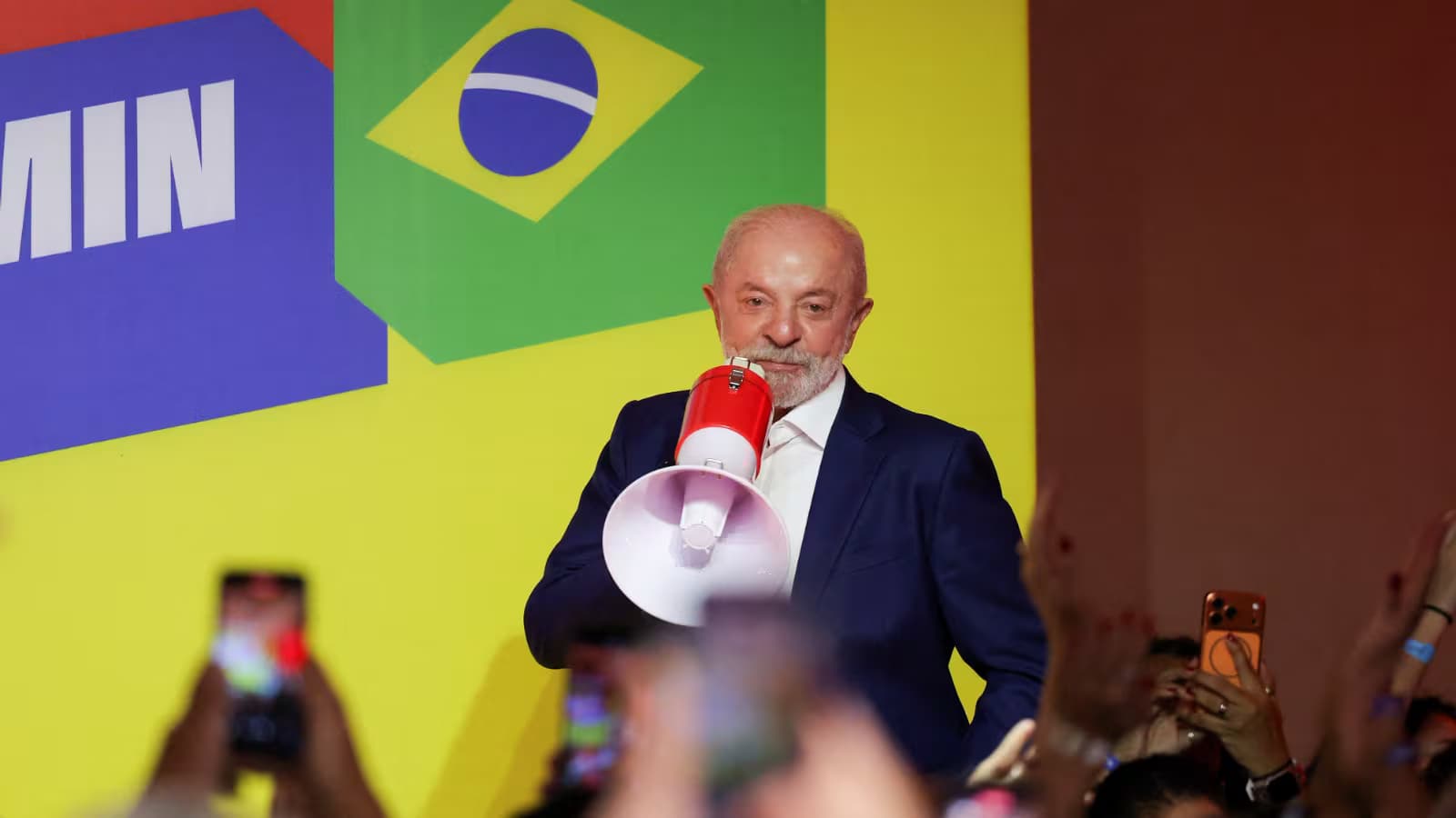 Brasil: desempleo mínimo pero crisis de deuda en familias