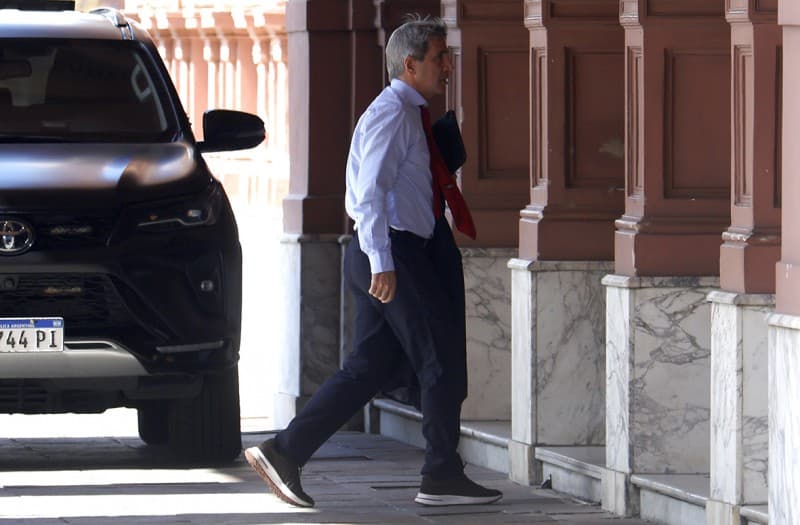 Reservas: el FMI audita la acumulación mientras vence deuda