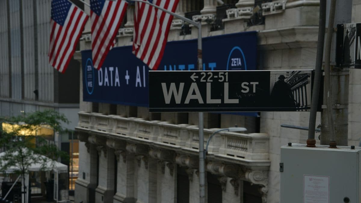 Futuros Wall Street abren en rojo y petróleo sube por tensión Irán-EEUU