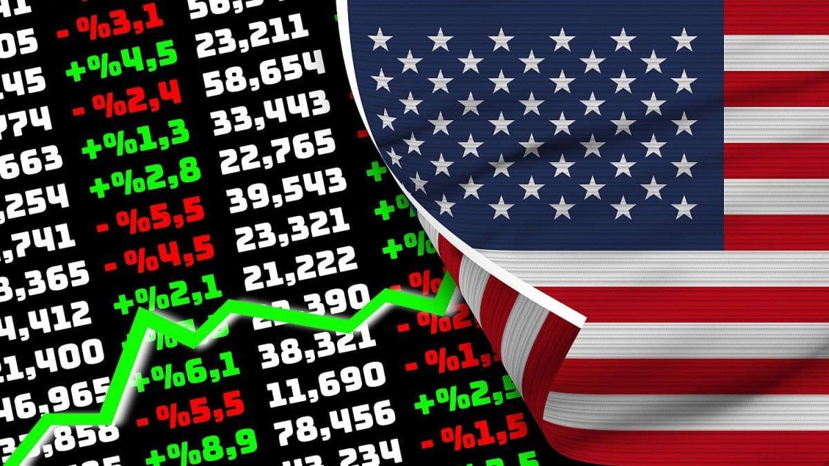 Petróleo se mantiene sobre US$105 mientras Wall Street ensaya rebote