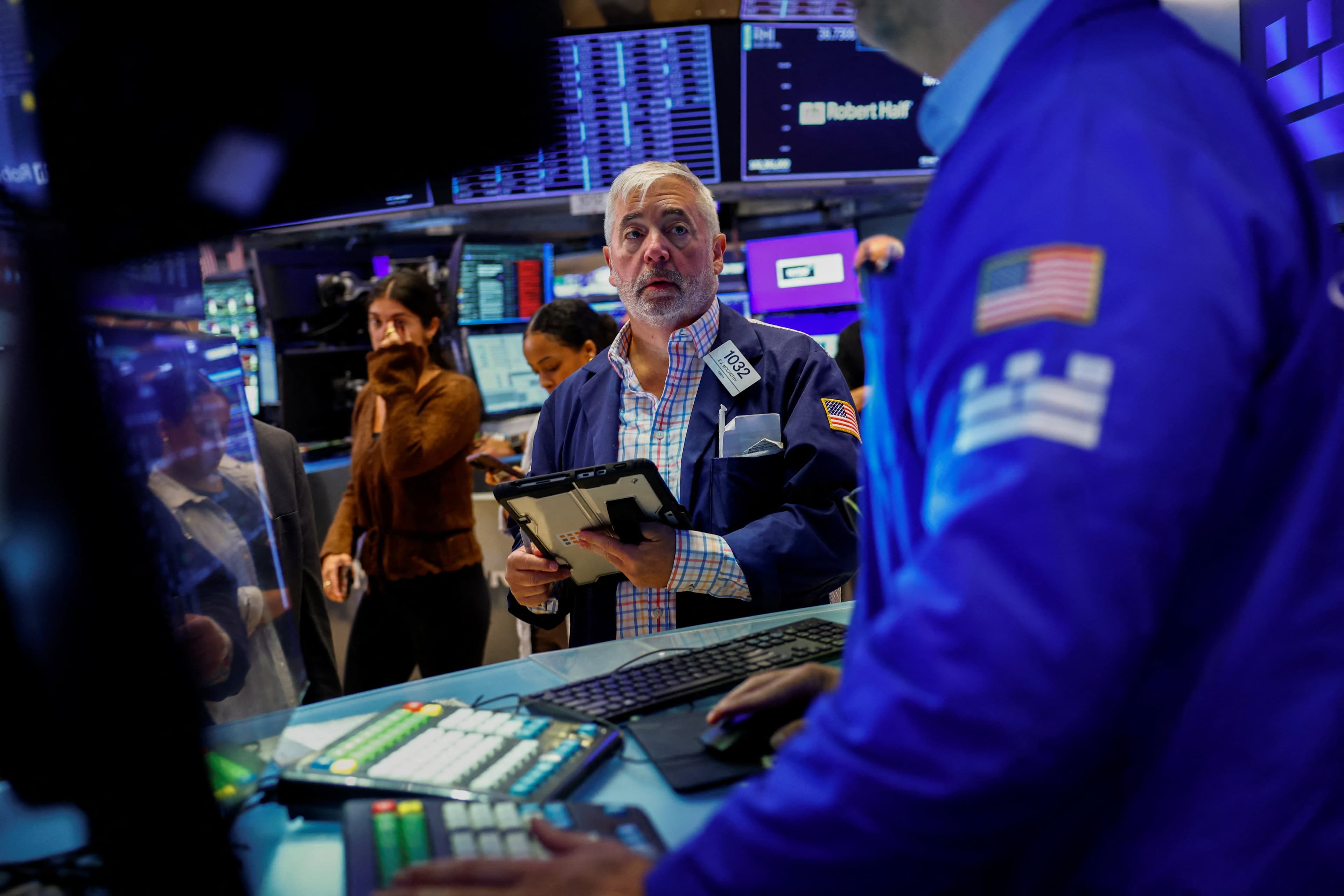 Petróleo cae por cuarta semana: impacto en YPF y acciones argentinas