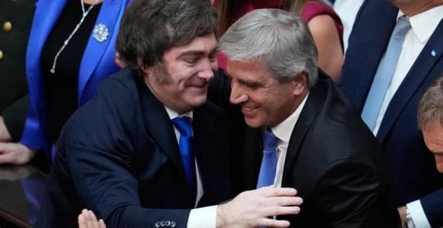 Milei respalda a Caputo y revela estrategia ante corrida cambiaria