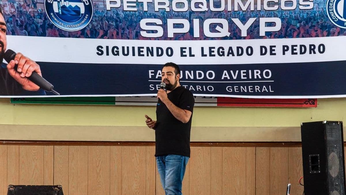 Químicos firma cláusula gatillo 2026-2027 con blindaje
