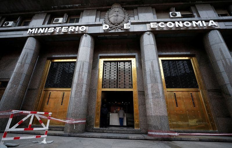 Programa financiero 2027: qué espera el mercado de Caputo