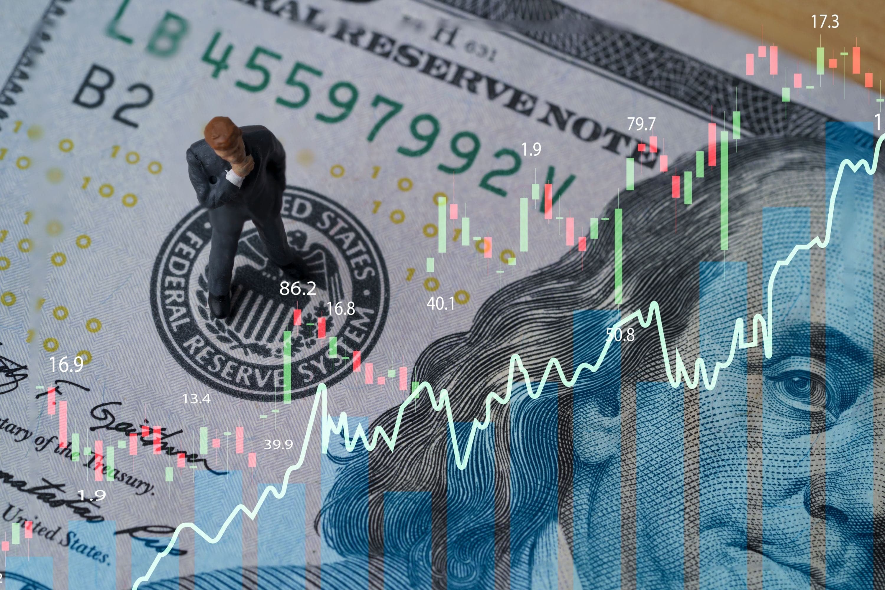 Economistas proyectan dólar a $1.665 y desinflación para fin de 2026