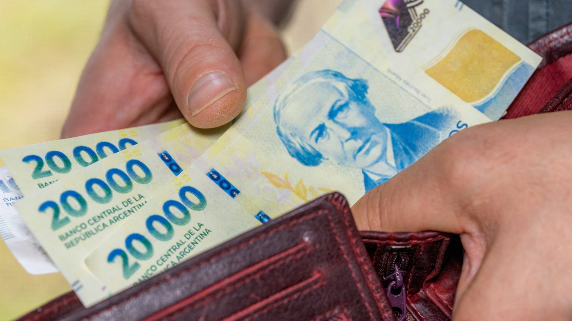 Salarios julio 2026: ganaron a inflación, pero sector registrado quedó atrás