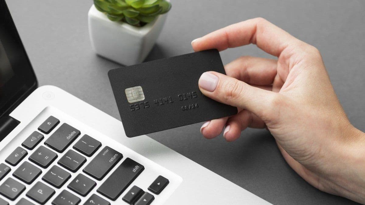 Tarjetas de crédito: primera mejora tras 5 meses de caída en junio