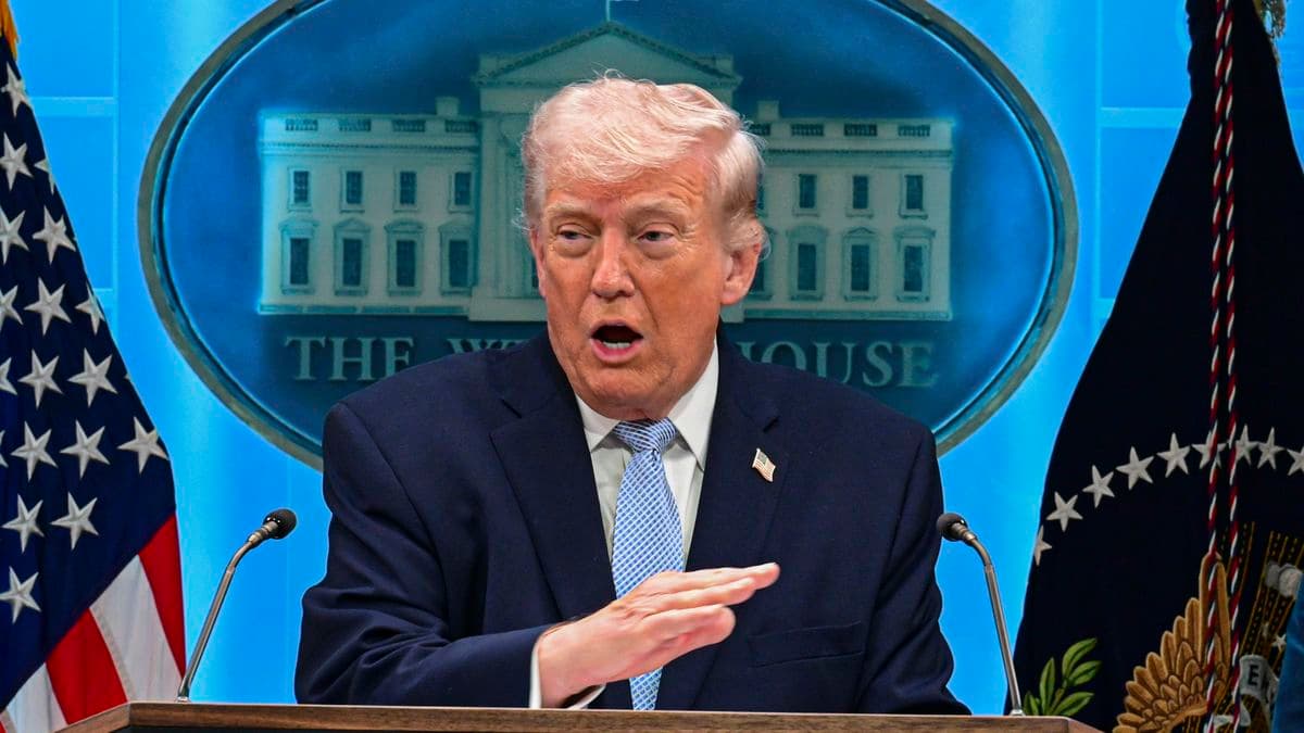 Trump impone arancel 15% a polisilicio: protege chips y energía solar