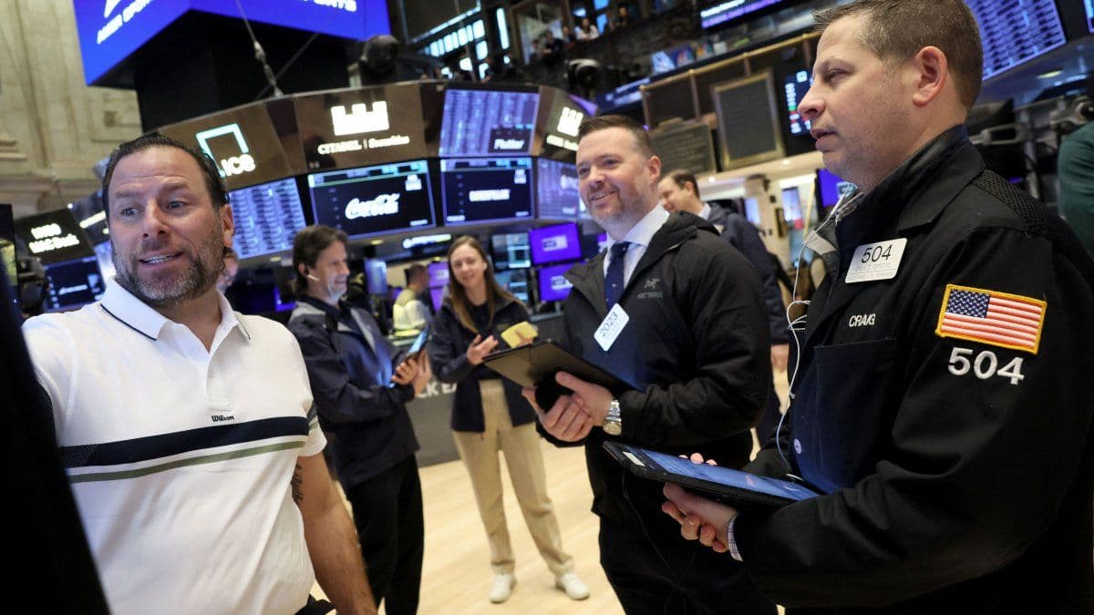 Wall Street abre a la baja por crisis fiscal europea y rebote del petróleo